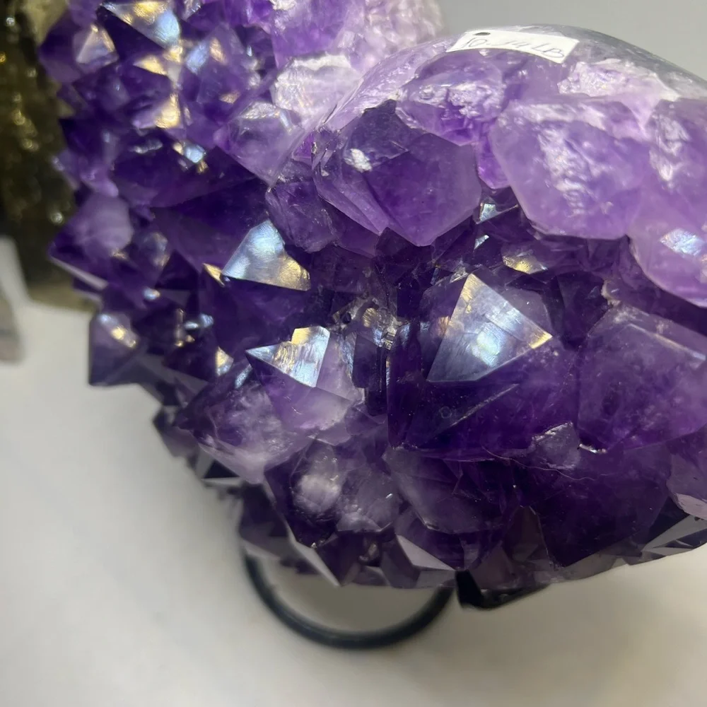 Beautiful Amethyst Heart from Amatista do Sul - Picture 2 of 6